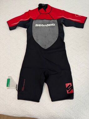 NWT Medium Red & Black SEA DOO Shorty Wetsuit